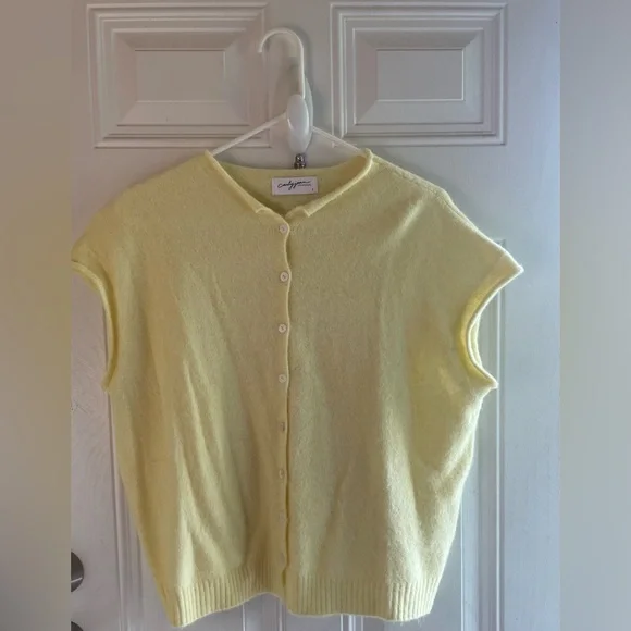 Ellie - Picture 2 of 2